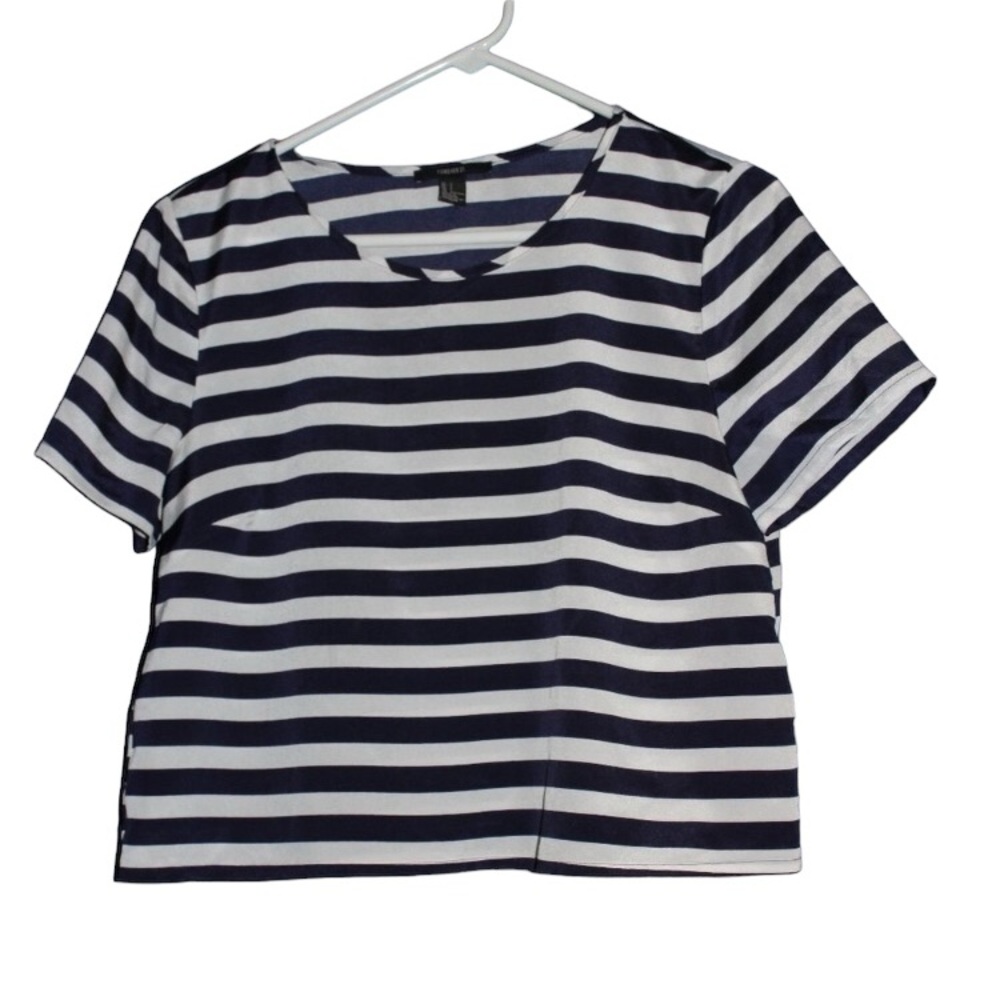 ✨3 for $12✨ Forever 21 Navy and White Striped Short Sleeve Crop-Top